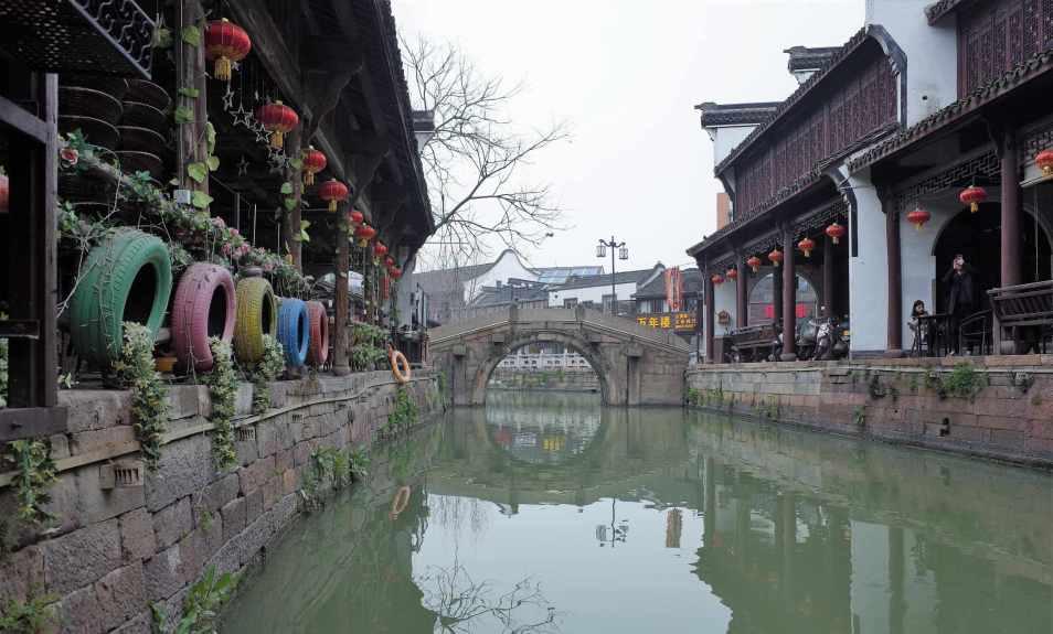 西安警方回应男子街头被殴打:系2020年案件,为何此时被翻了出来? - 快速智慧问答